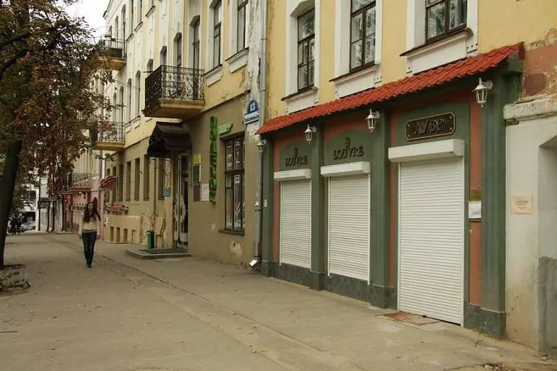 Рольставни на дверном проеме Рольставни на дверном проеме